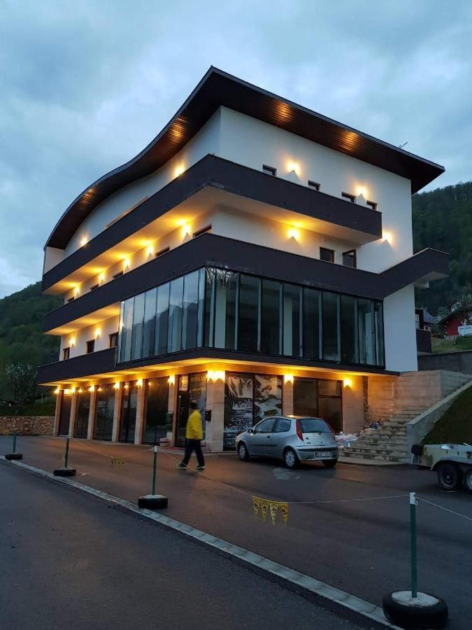 Hotel Lohovo Bihac Bagian luar foto