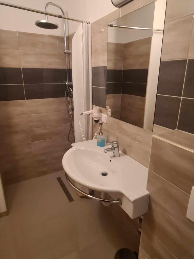 Hotel Lohovo Bihac Bagian luar foto