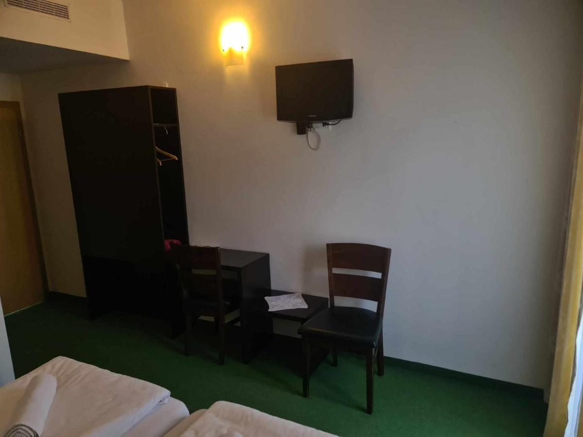 Hotel Lohovo Bihac Bagian luar foto