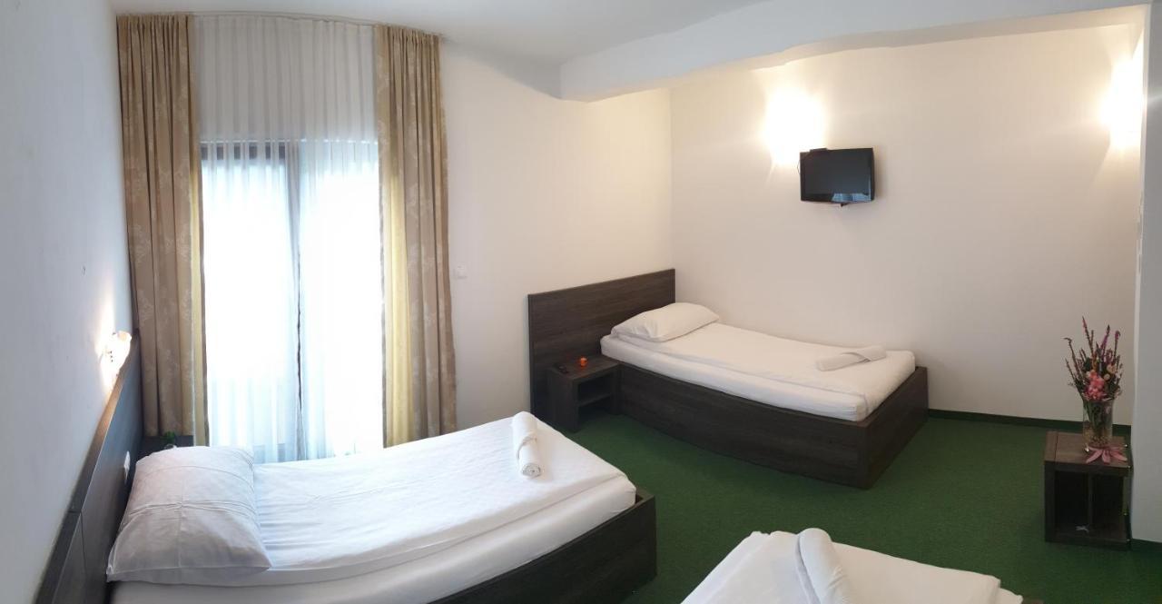 Hotel Lohovo Bihac Bagian luar foto