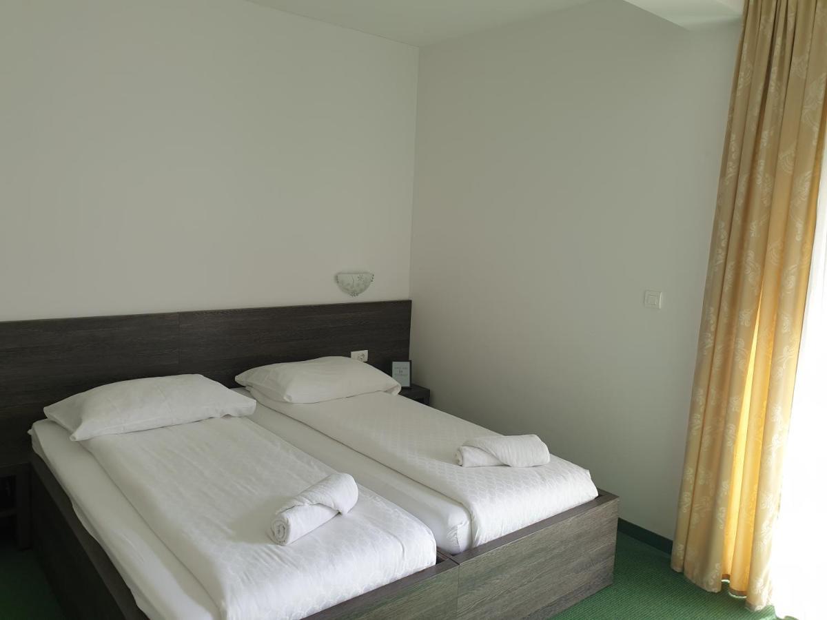 Hotel Lohovo Bihac Bagian luar foto