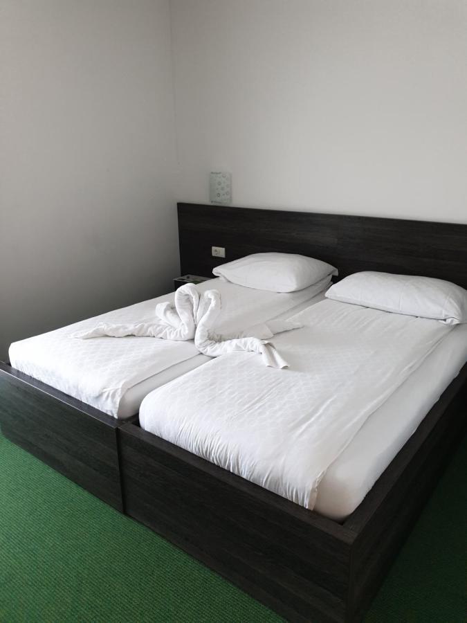 Hotel Lohovo Bihac Bagian luar foto