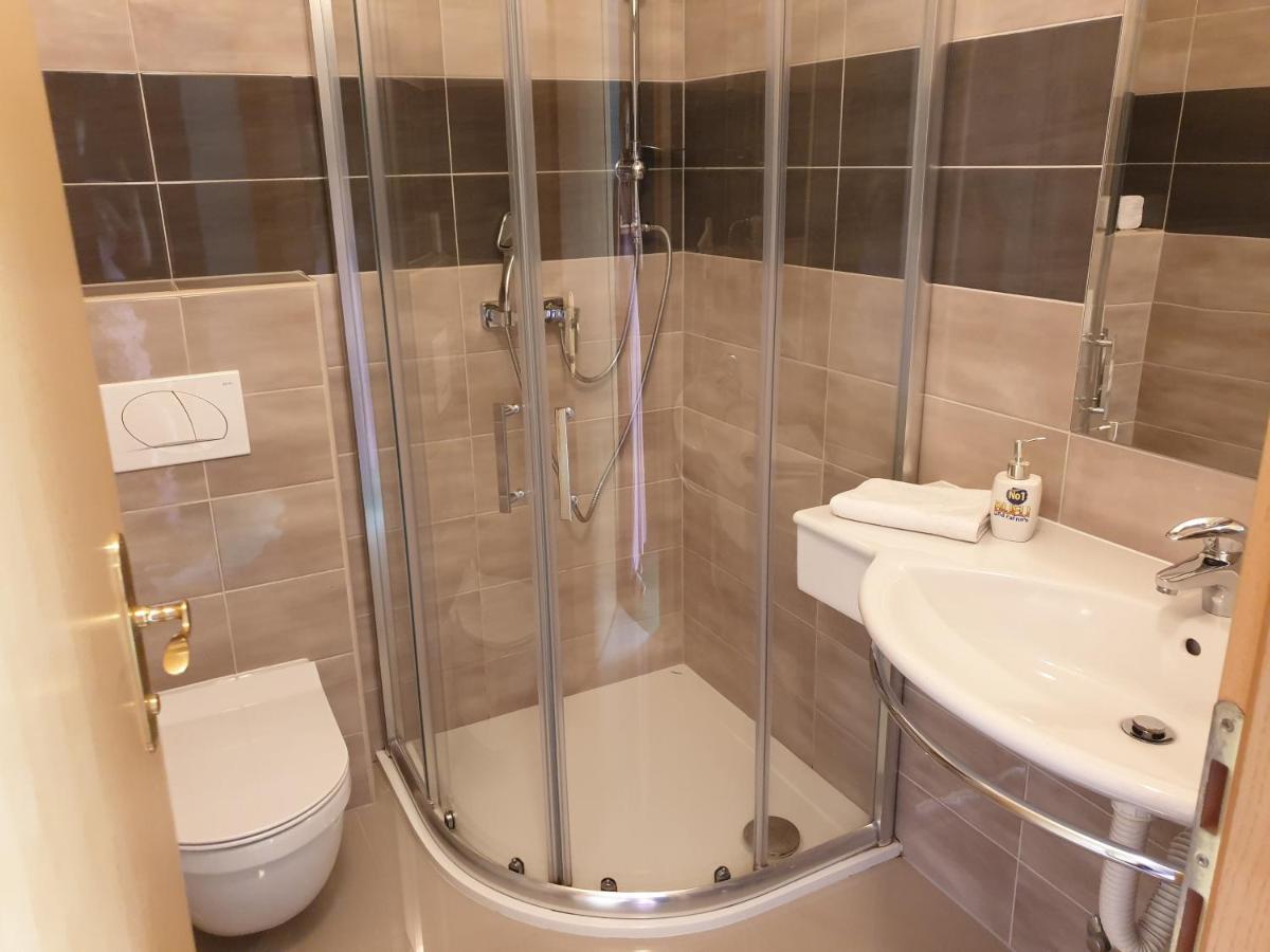 Hotel Lohovo Bihac Bagian luar foto